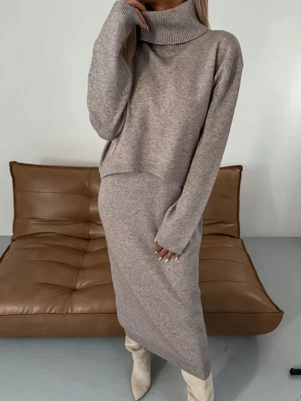 Solange | Zweiteiliges Set mit Kleidung und Rollkragenpullover