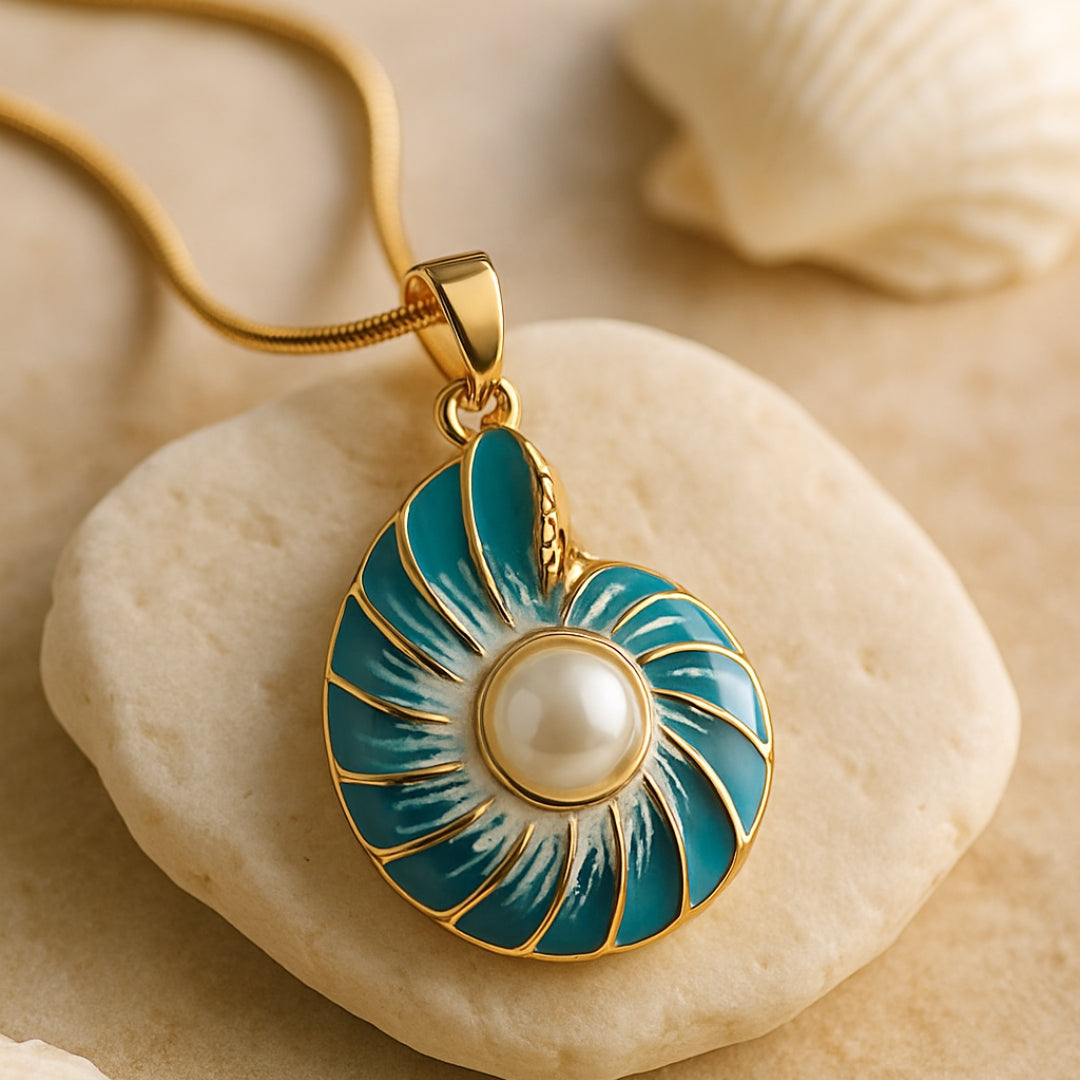 Luna | Perlen- und Muschelkette in Blau