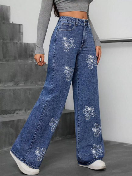 Isabelle | Glitzerjeans mit Strasssteinen und weißem Bein